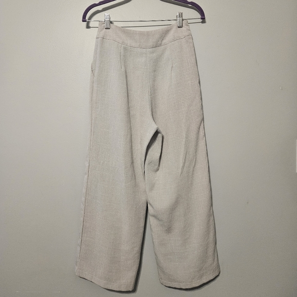 Missguided Light Gray Cropped Trousers - Picture 3 of 7